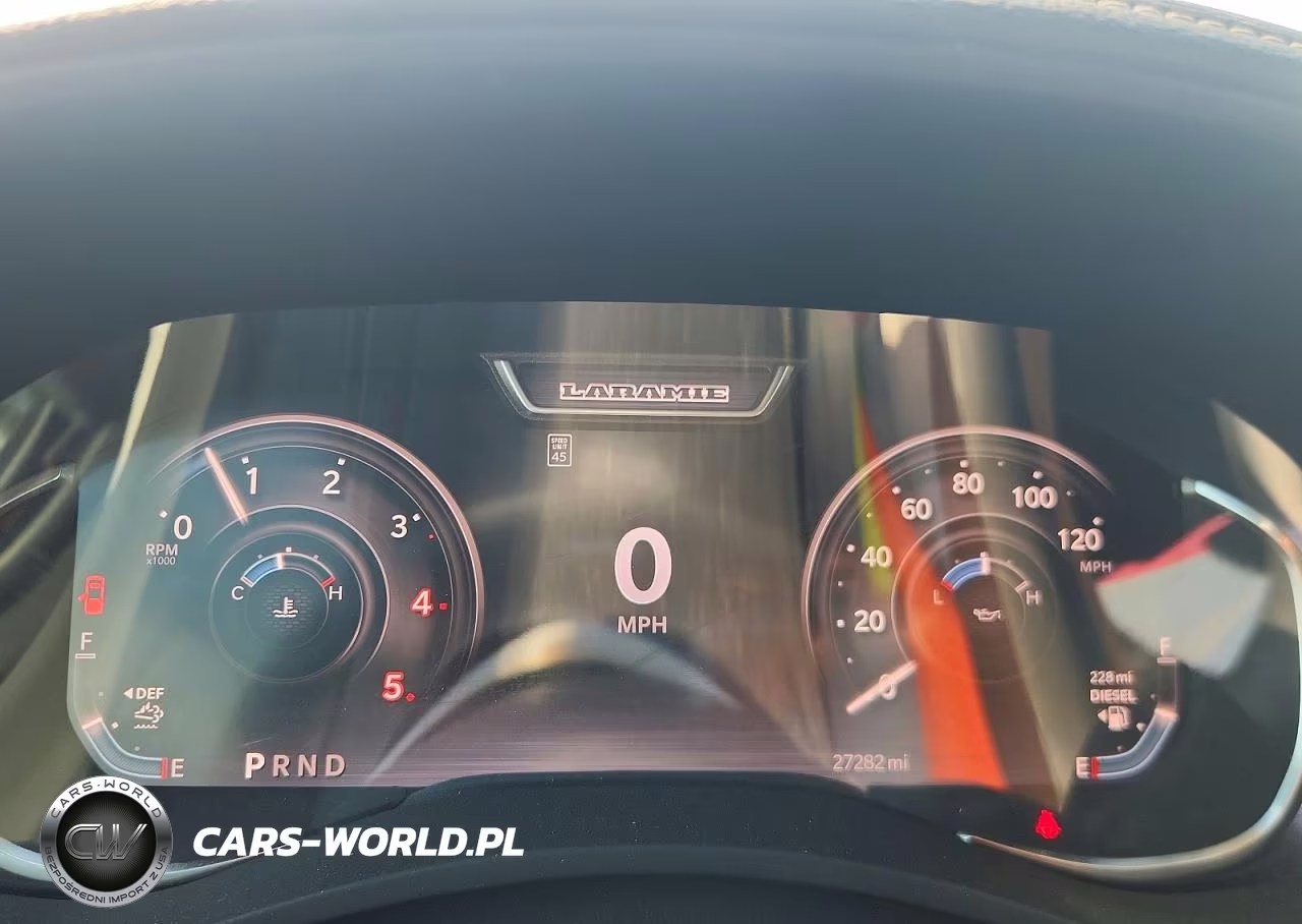 2025 Ram 2500 Laramie VIN:3C63R5FL7SG507906 - 9
