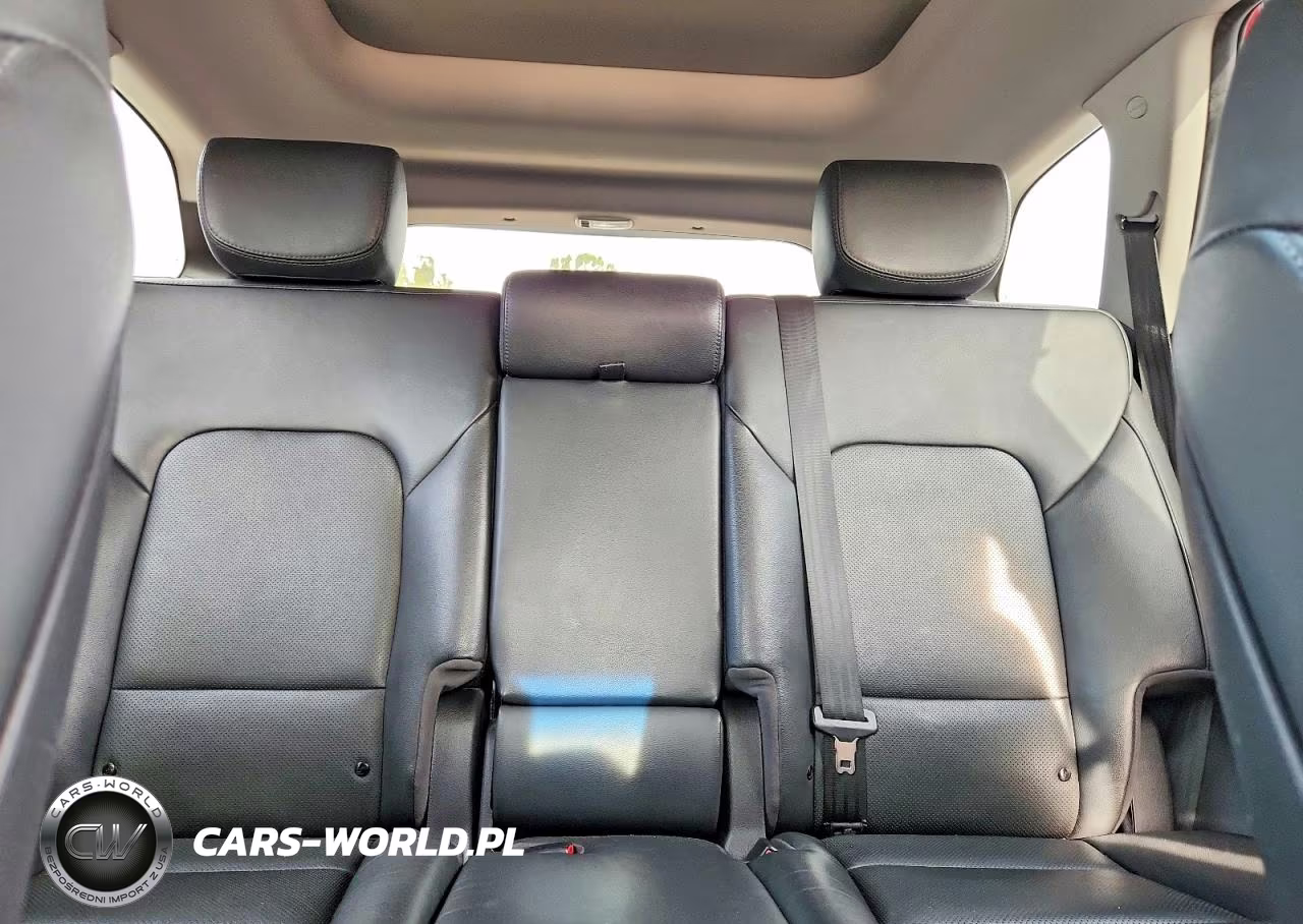 2018 Hyundai Santa Fe Se VIN:KM8SNDHF4JU280330 - 10