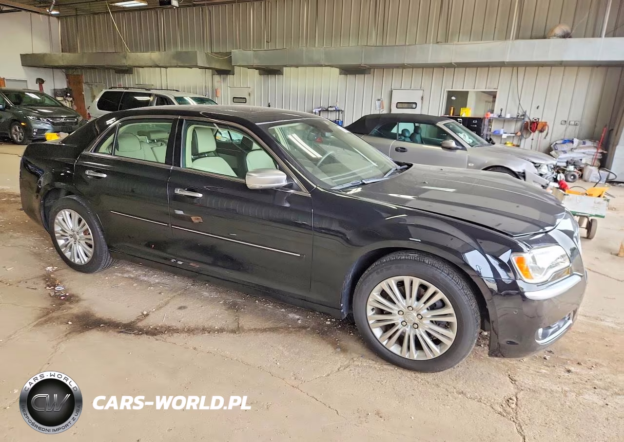 2013 Chrysler 300C Luxury VIN:2C3CCASGXDH529269 - 4
