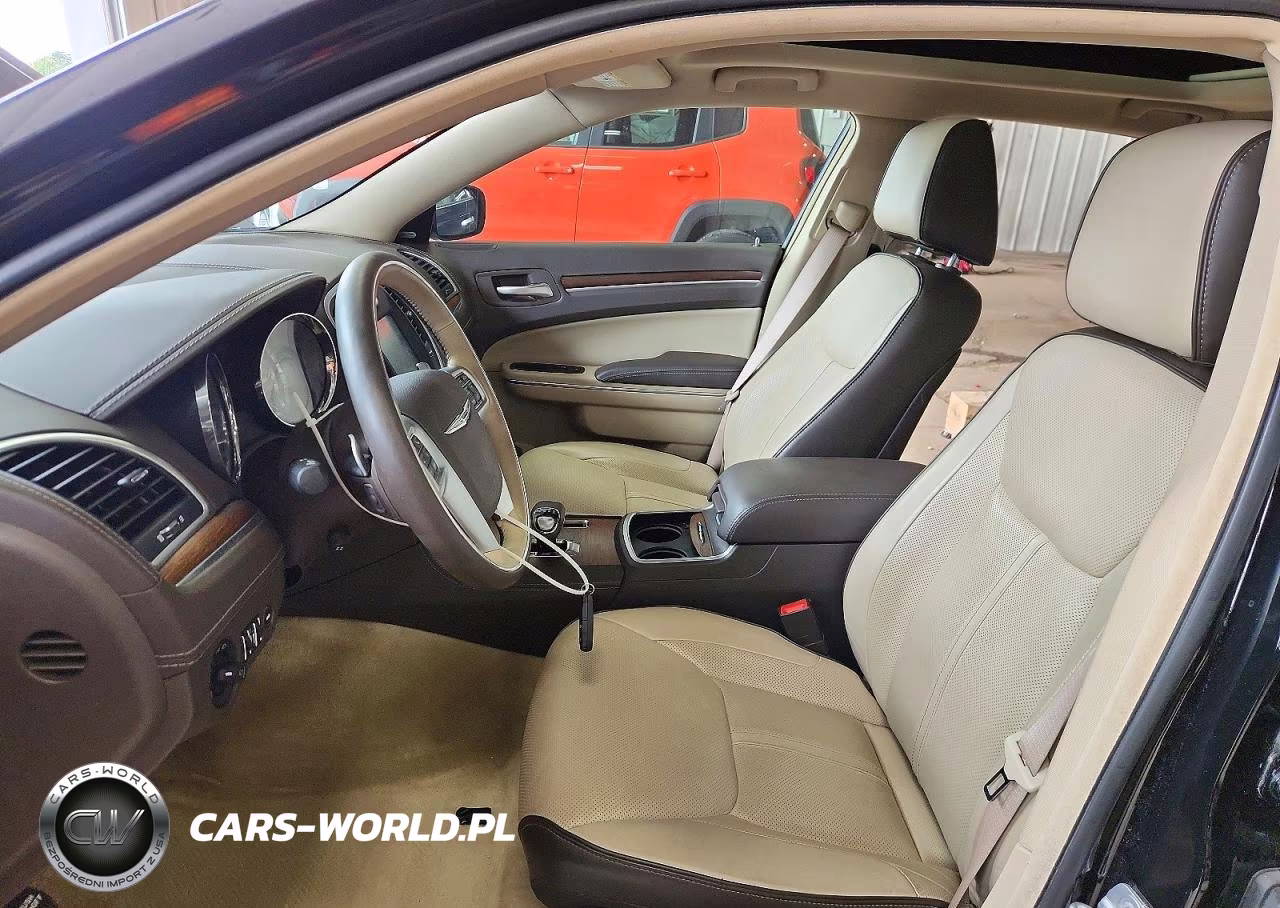 2013 Chrysler 300C Luxury VIN:2C3CCASGXDH529269 - 7