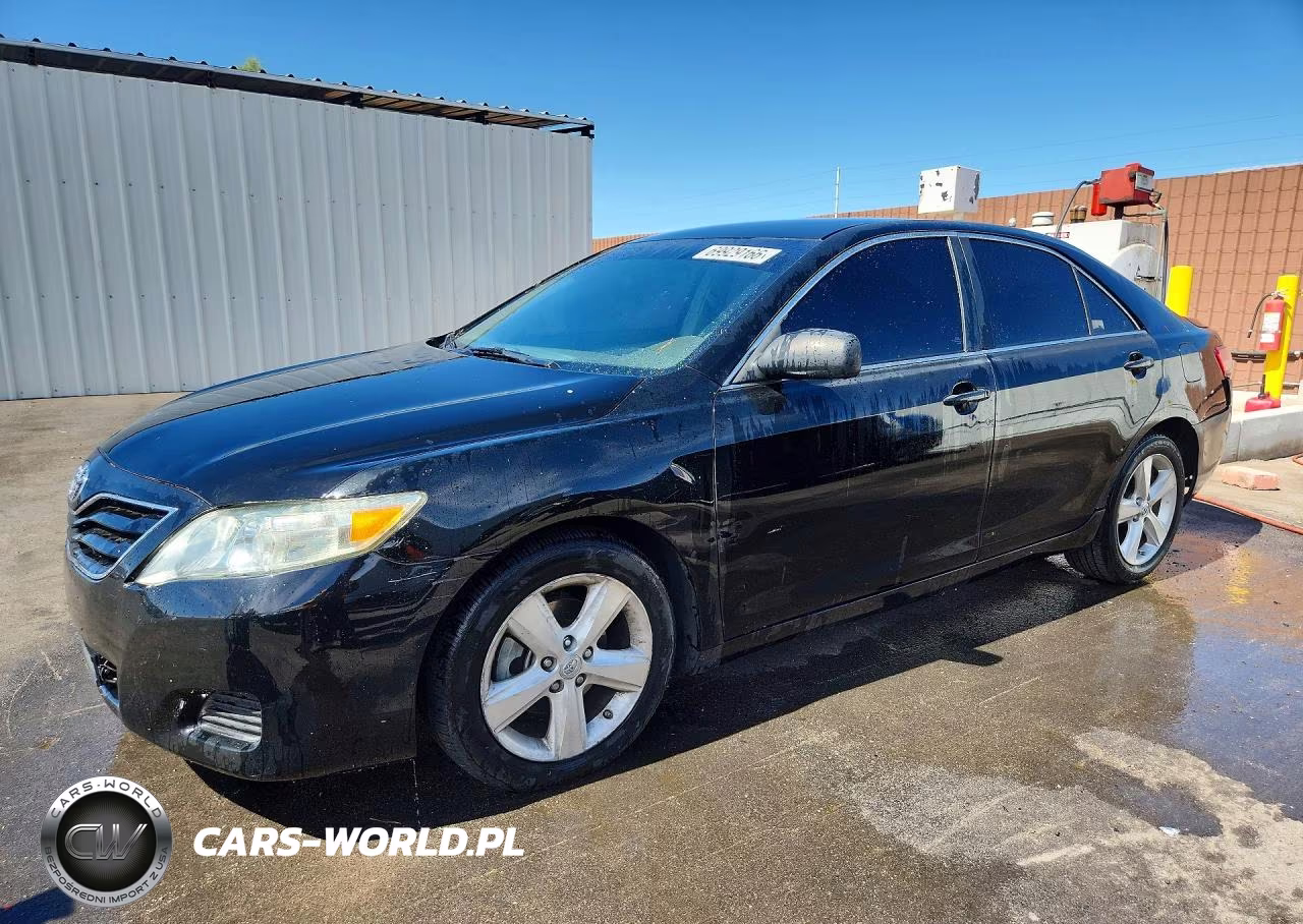 2011 Toyota Camry Le – zdjęcie 1 z 12