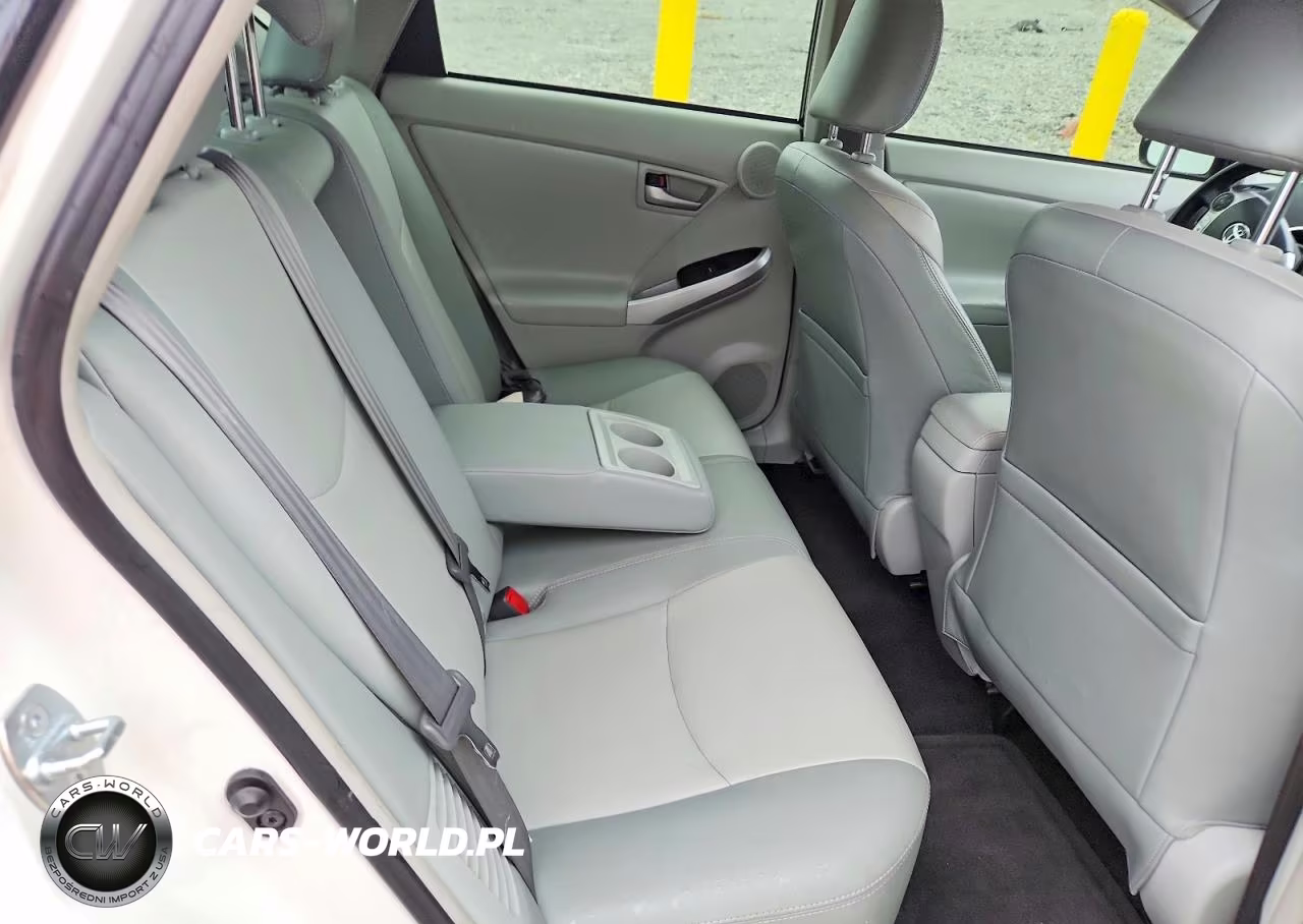 2014 Toyota Prius Four VIN:JTDKN3DU2E1739431 - 10