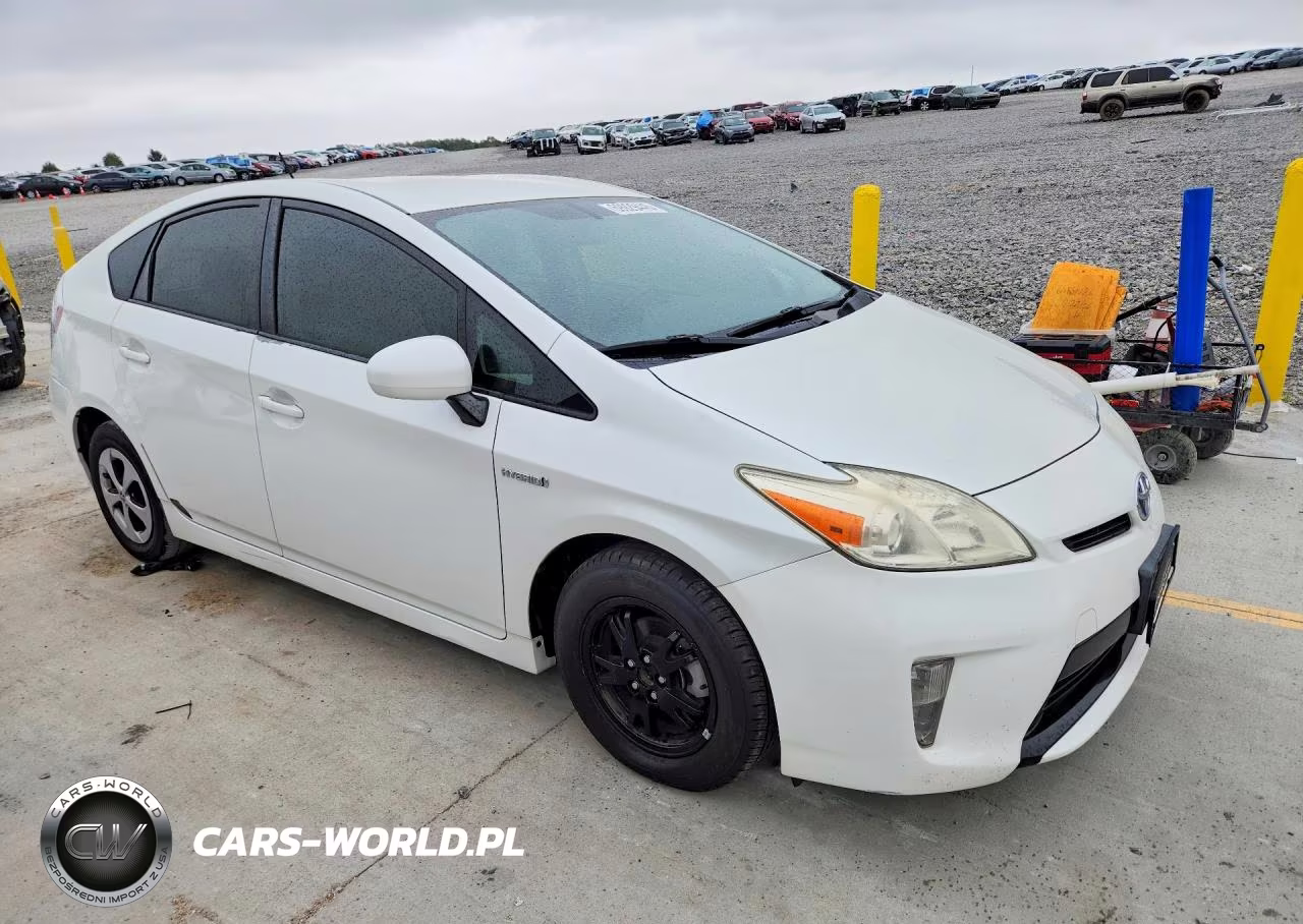 2014 Toyota Prius Four VIN:JTDKN3DU2E1739431 - 4