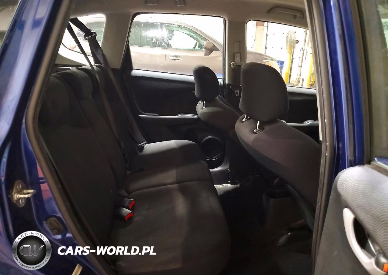 2010 Honda Fit Sport VIN:JHMGE8H47AC000307 - 10