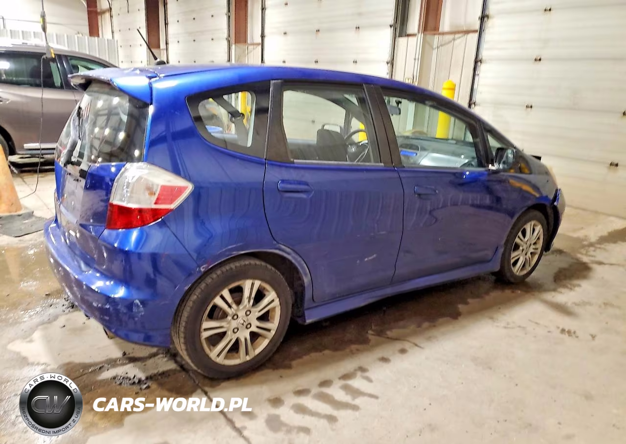 2010 Honda Fit Sport VIN:JHMGE8H47AC000307 - 3