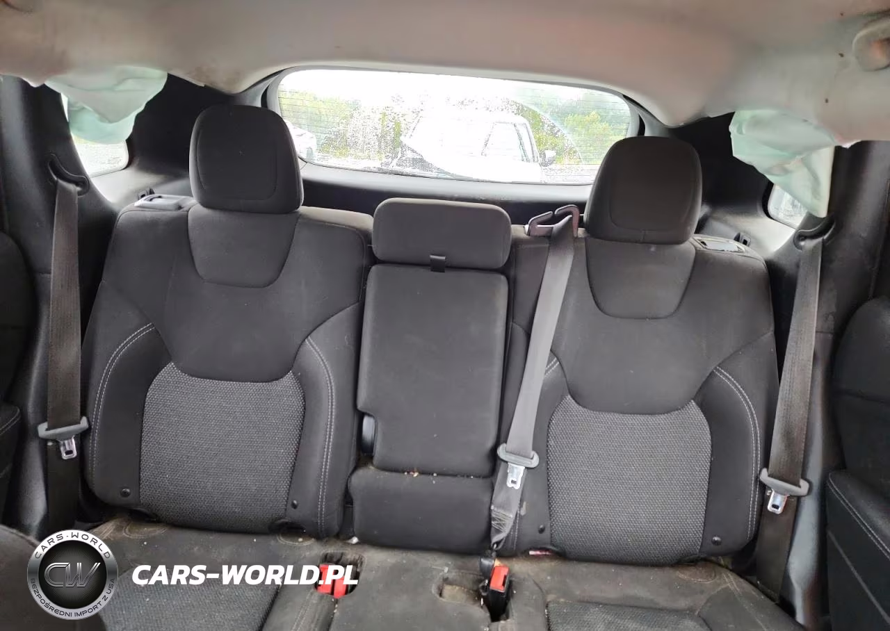 2019 Jeep Cherokee Latitude VIN:1C4PJMCB5KD432885 - 10