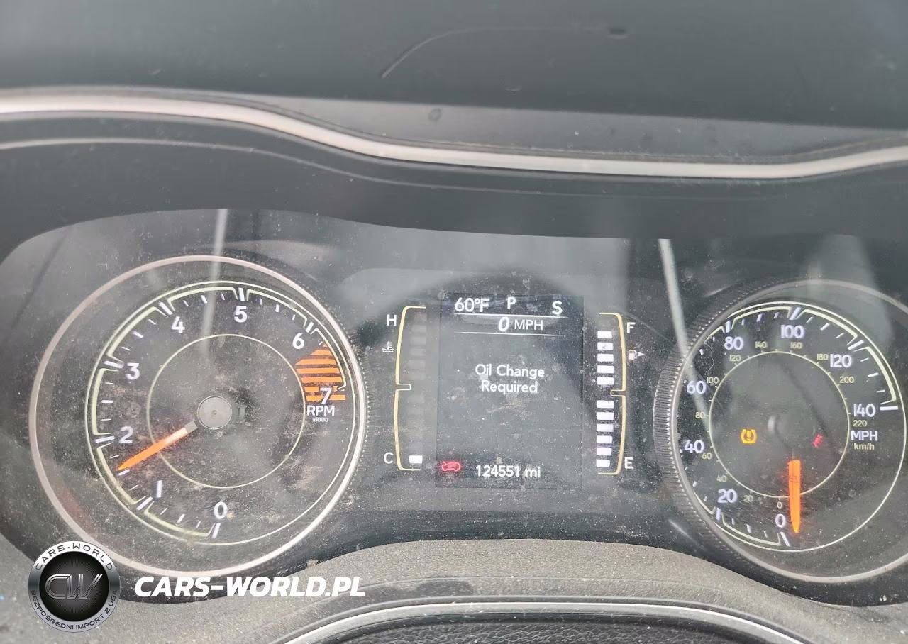 2019 Jeep Cherokee Latitude VIN:1C4PJMCB5KD432885 - 9