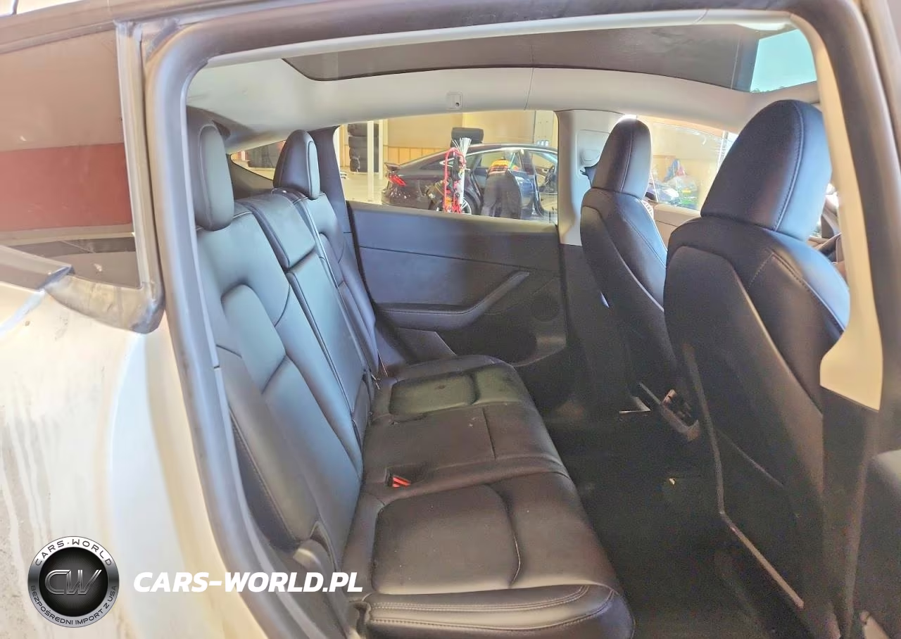 2023 Tesla Model Y VIN:7SAYGAEE5PF808402 - 10