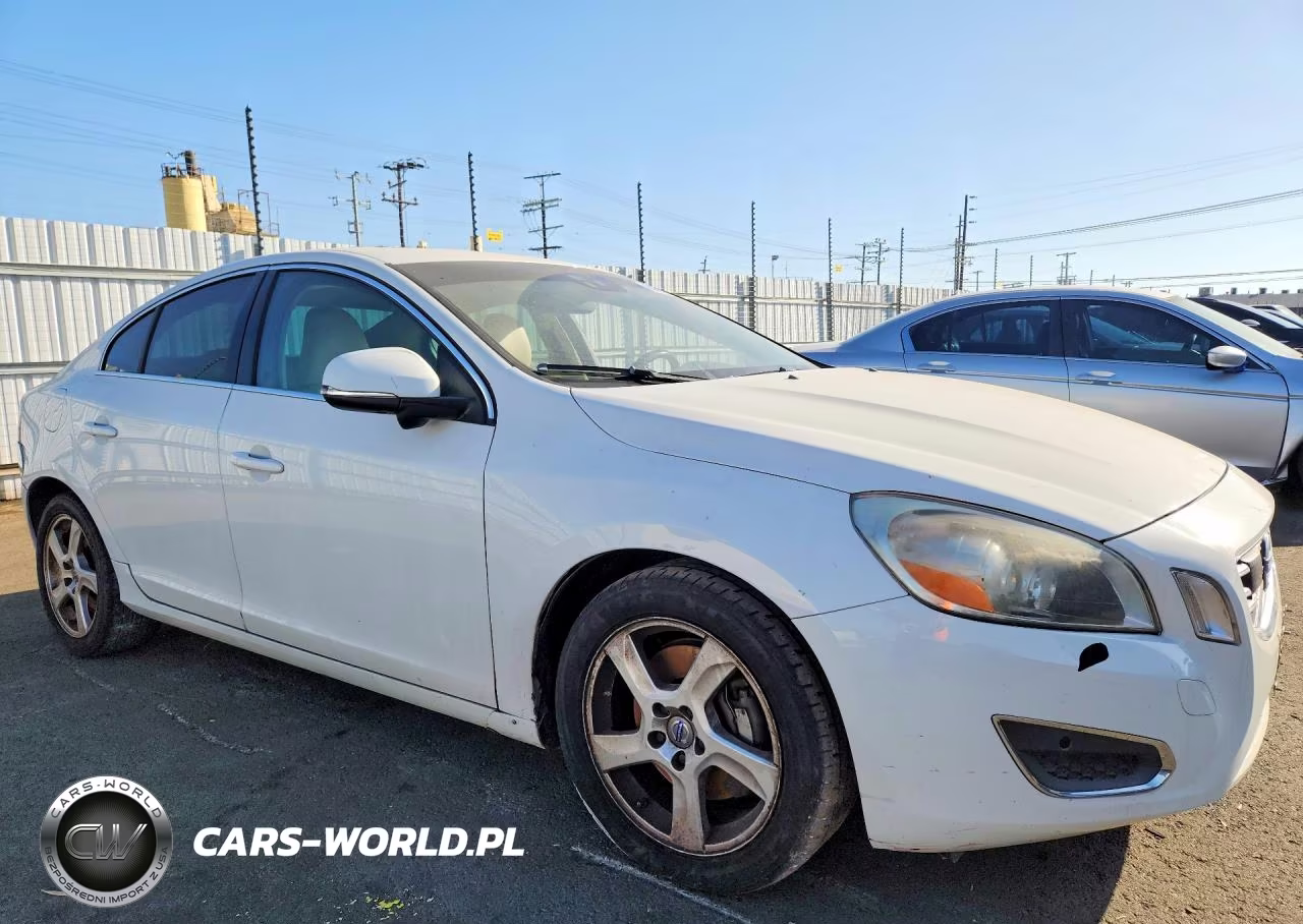 2013 Volvo S60 T5 VIN:YV1612FS9D2217546 - 4