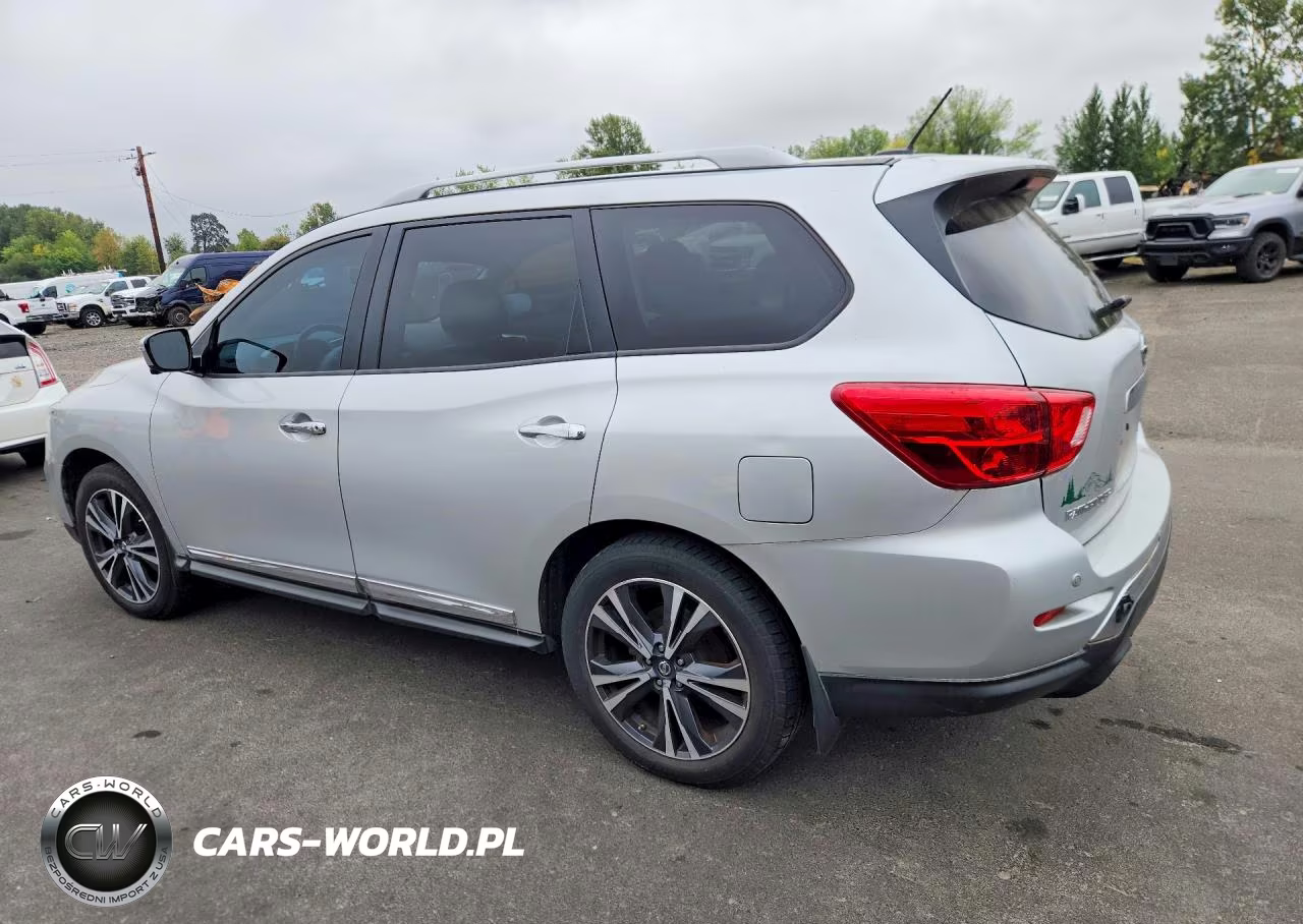 2017 Nissan Pathfinder Platinum VIN:5N1DR2MM1HC611788 - 2