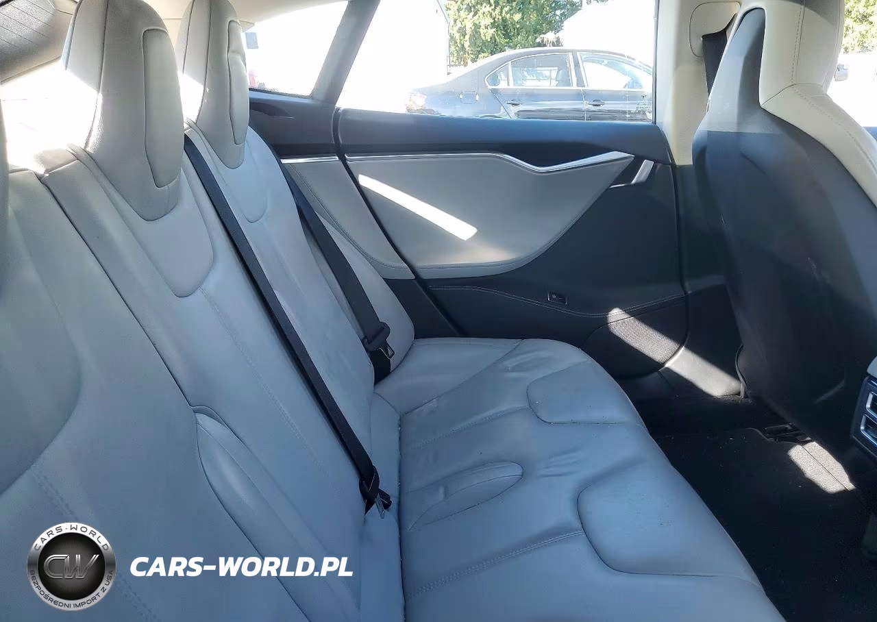 2014 Tesla Model S VIN:5YJSA1H13EFP55936 - 10
