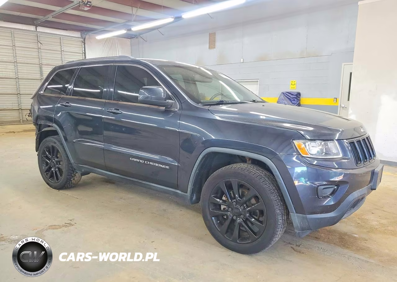 2014 Jeep Grand Cherokee Laredo VIN:1C4RJFAGXEC422186 - 4
