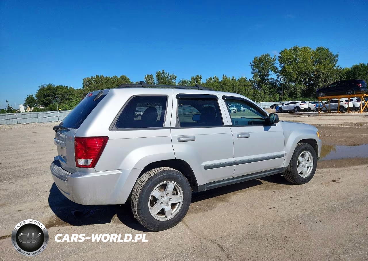 2007 Jeep Grand Cherokee Laredo VIN:1J8GR48K37C522432 - 3