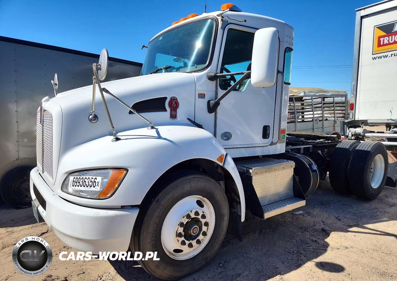 2016 Kenworth T370 Semi Truck