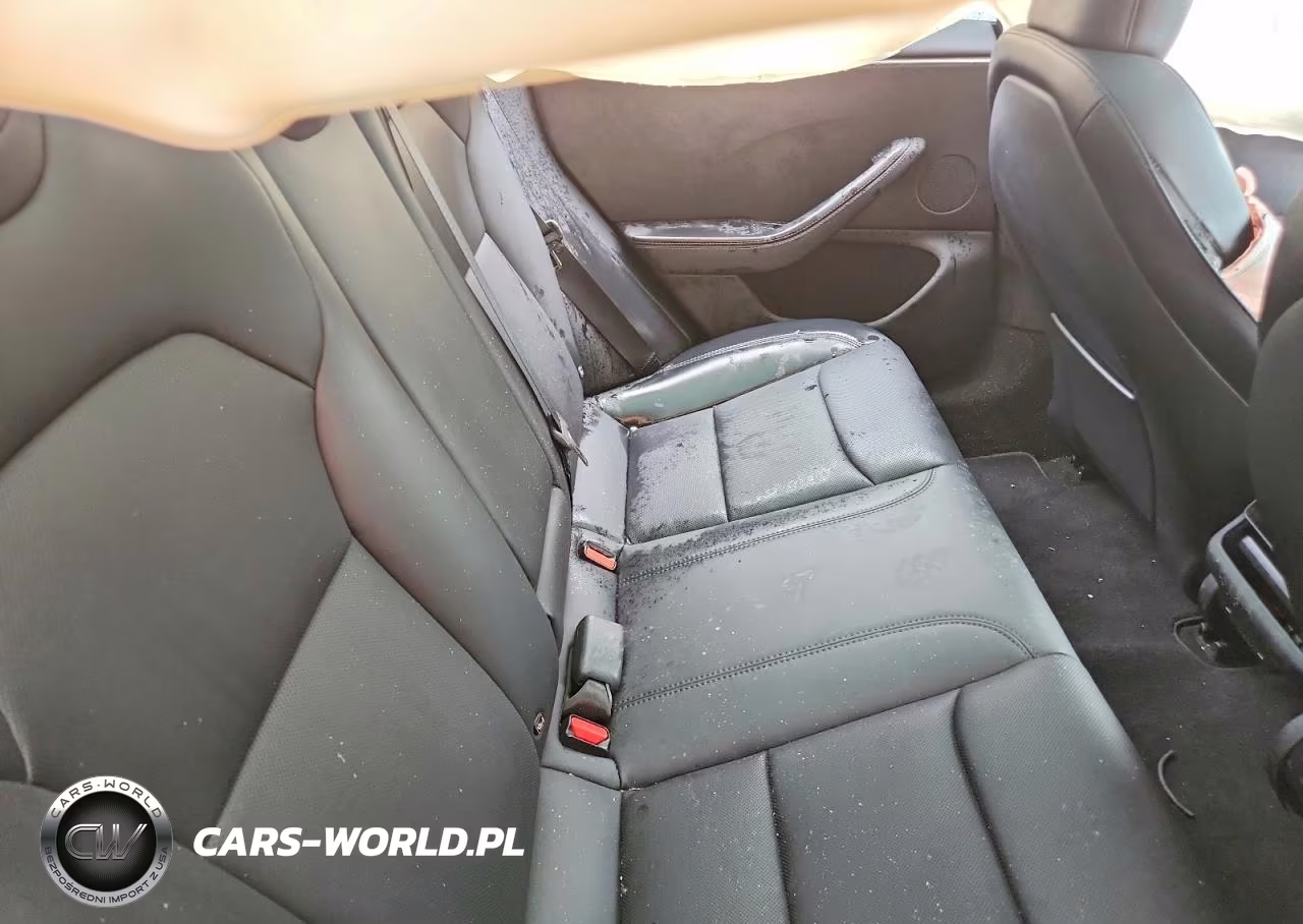 2025 Tesla Model 3 VIN:5YJ3E1EB2SF914673 - 10
