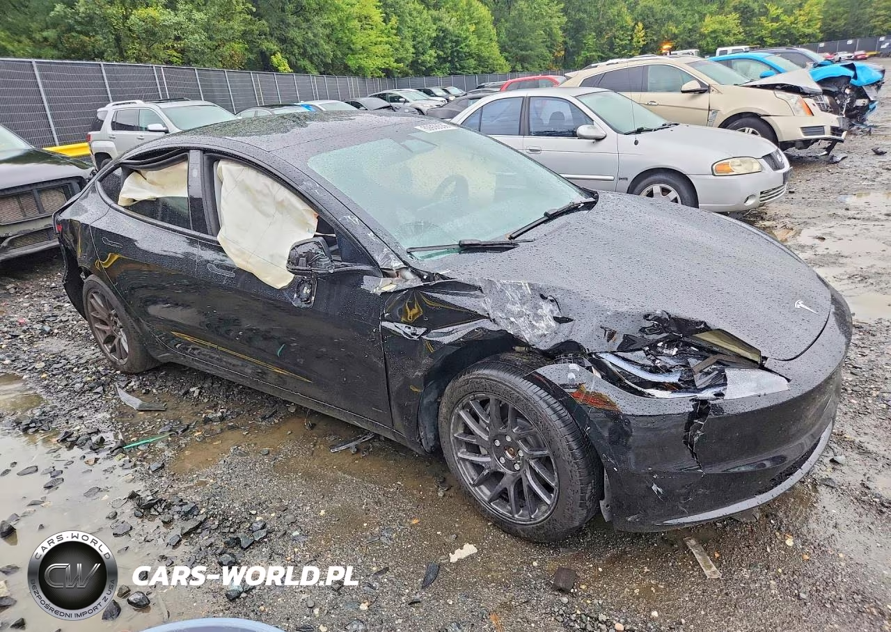 2025 Tesla Model 3 VIN:5YJ3E1EB2SF914673 - 4