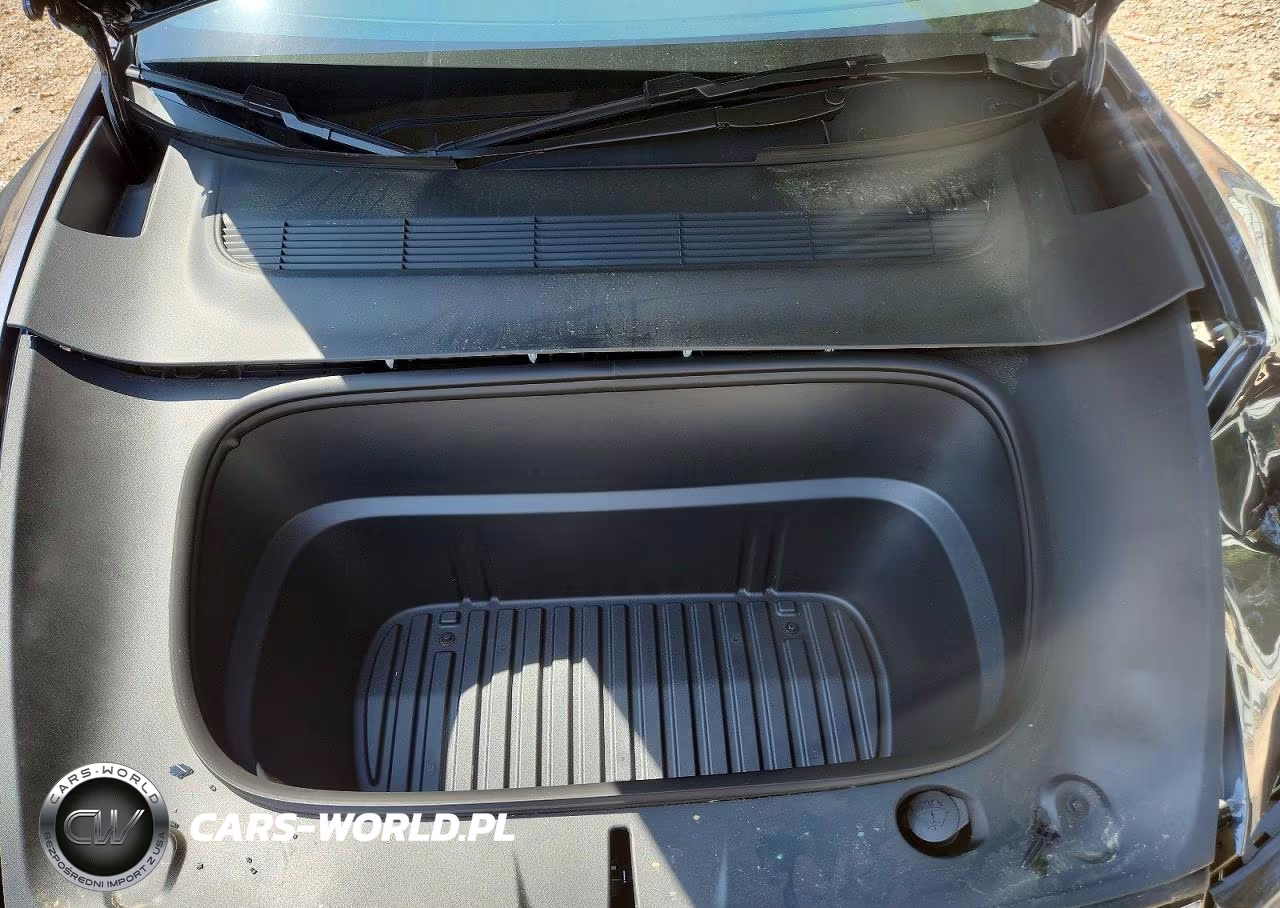 2026 Tesla Model Y VIN:7SAYGDEEXTA395496 - 11