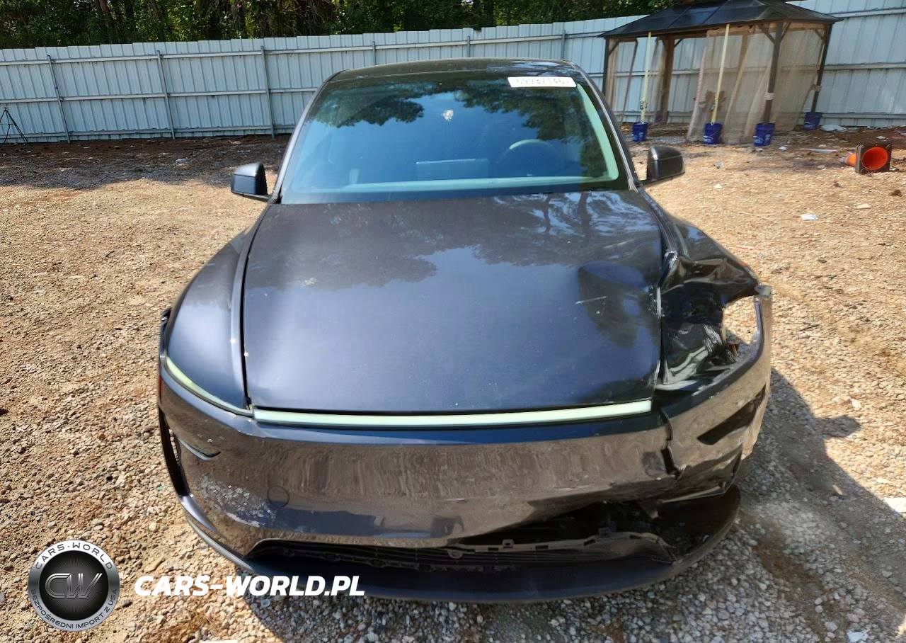 2026 Tesla Model Y VIN:7SAYGDEEXTA395496 - 5