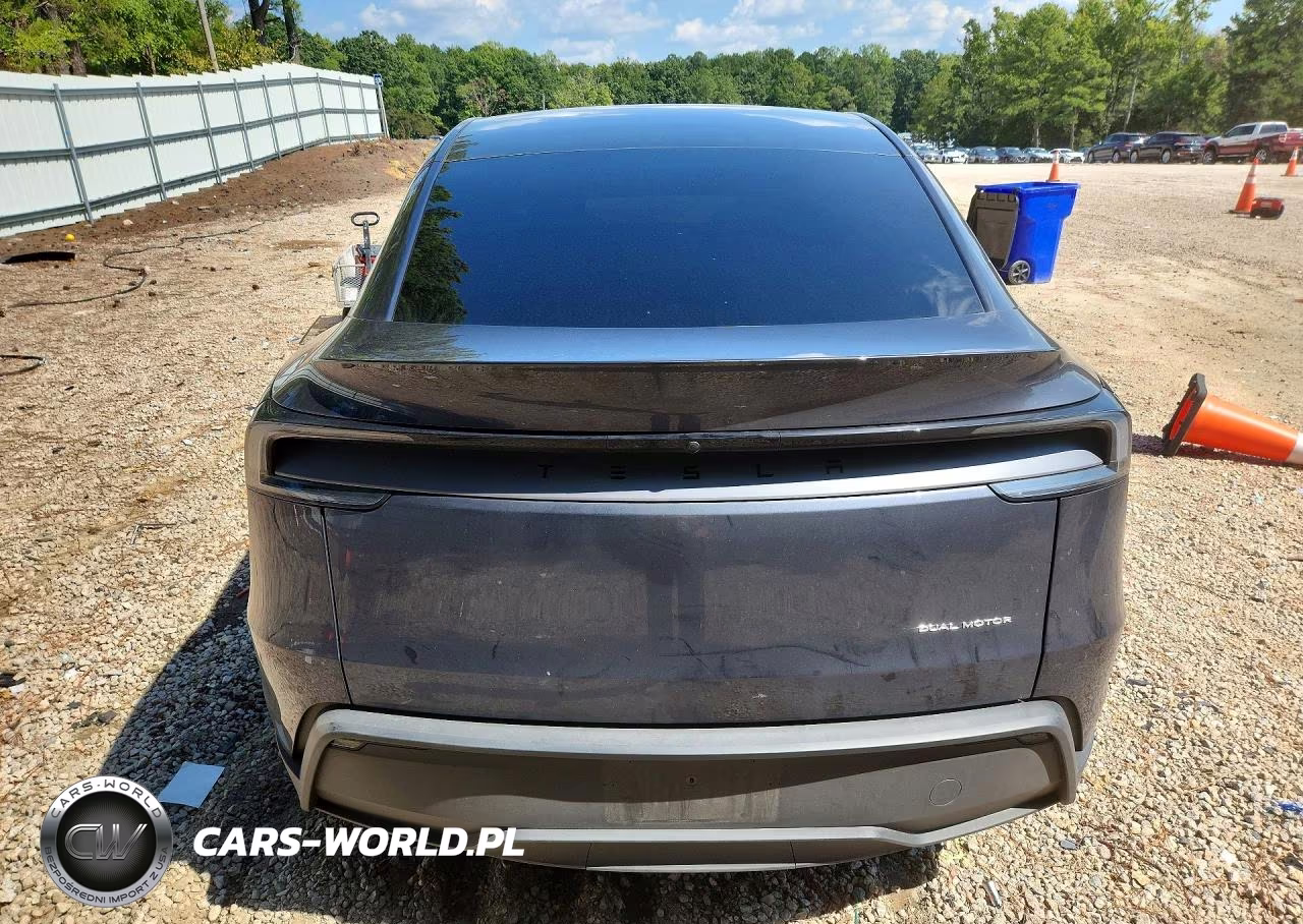 2026 Tesla Model Y VIN:7SAYGDEEXTA395496 - 6
