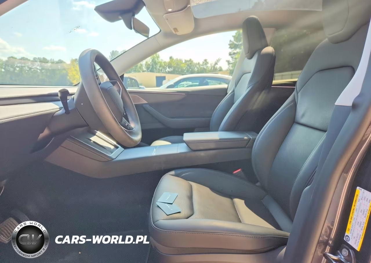2026 Tesla Model Y VIN:7SAYGDEEXTA395496 - 7