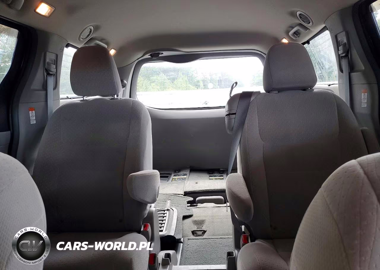 2015 Toyota Sienna Le VIN:5TDKK3DC8FS580015 - 10