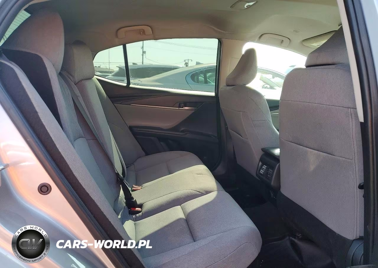 2025 Toyota Camry Le VIN:4T1DAACK9SU165909 - 10