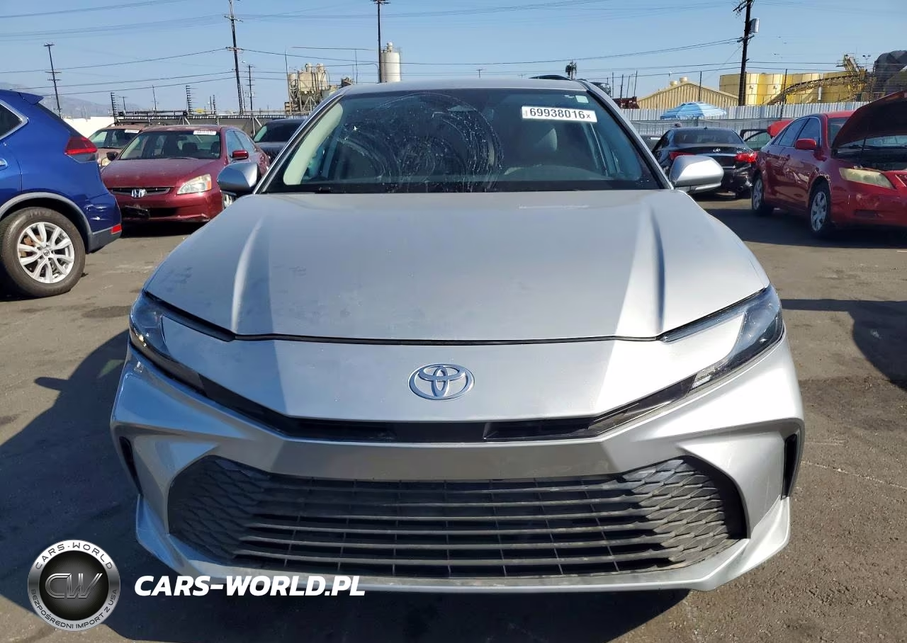 2025 Toyota Camry Le VIN:4T1DAACK9SU165909 - 5