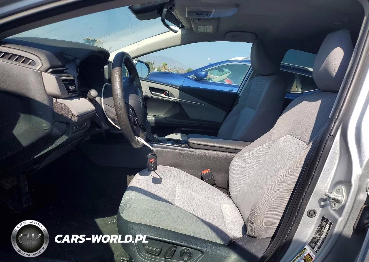2025 Toyota Camry Le VIN:4T1DAACK9SU165909 - 7