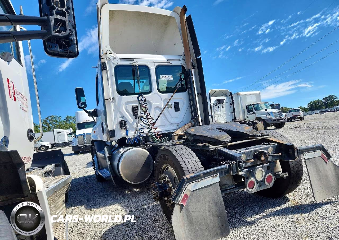 2016 Freightliner Cascadia 125 Semi Truck VIN:1FUBGEDV8GLHC5823 - 2