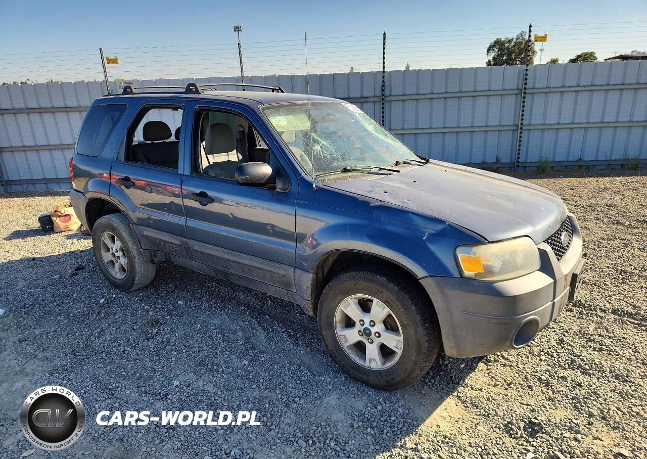 2005 Ford Escape Xlt VIN:1FMYU93105KA32342 - 4