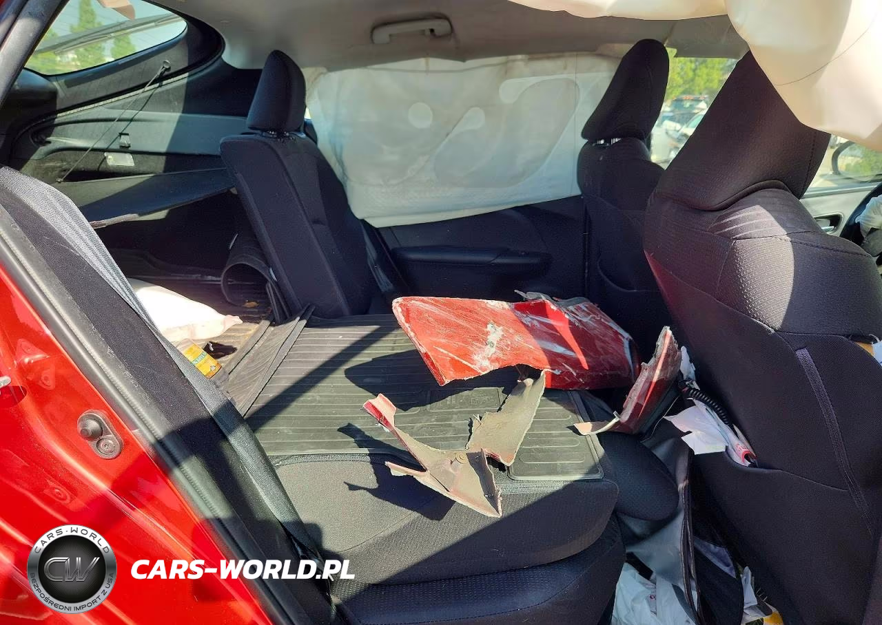 2018 Toyota Prius Two VIN:JTDKBRFUXJ3586191 - 10