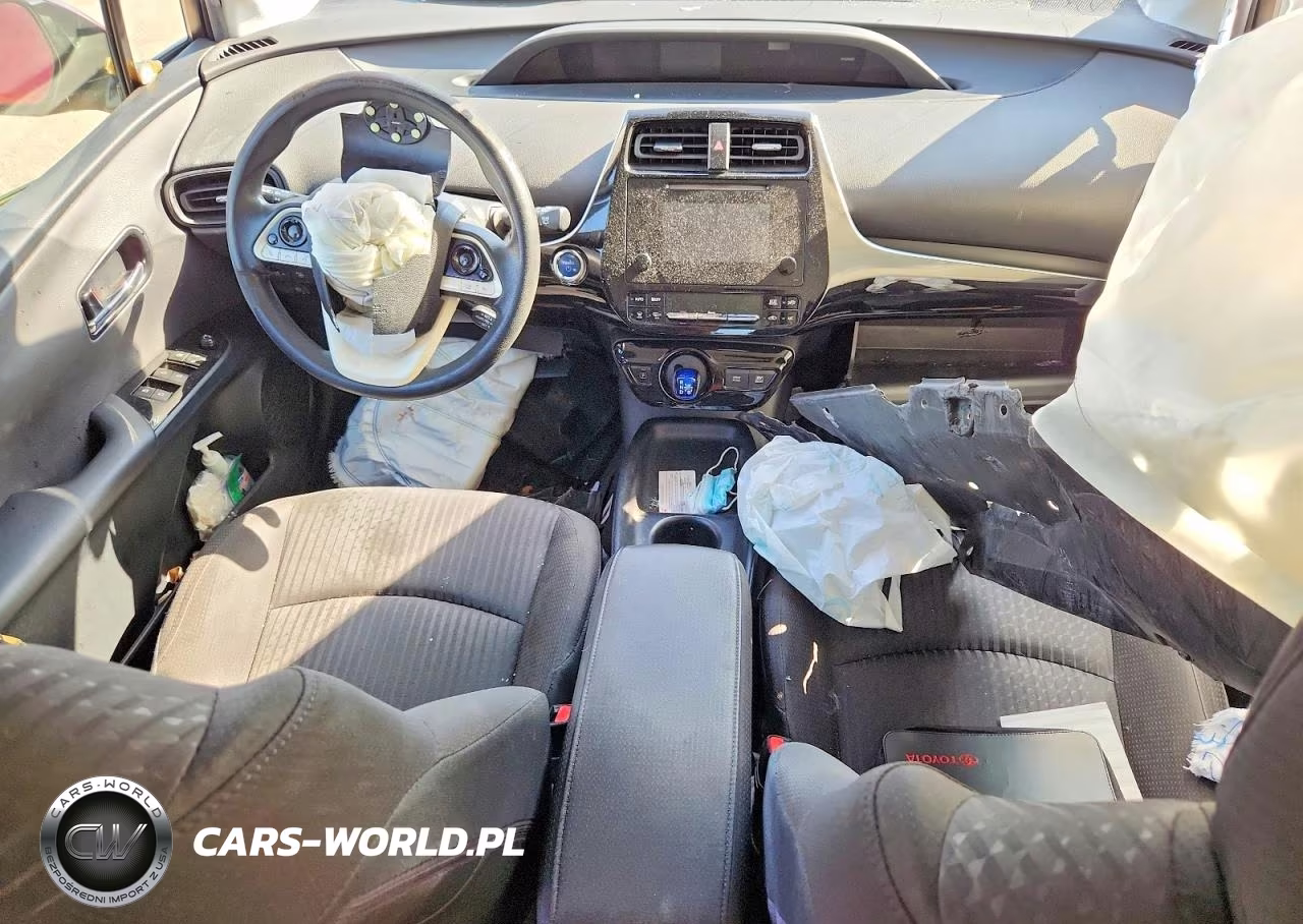 2018 Toyota Prius Two VIN:JTDKBRFUXJ3586191 - 8