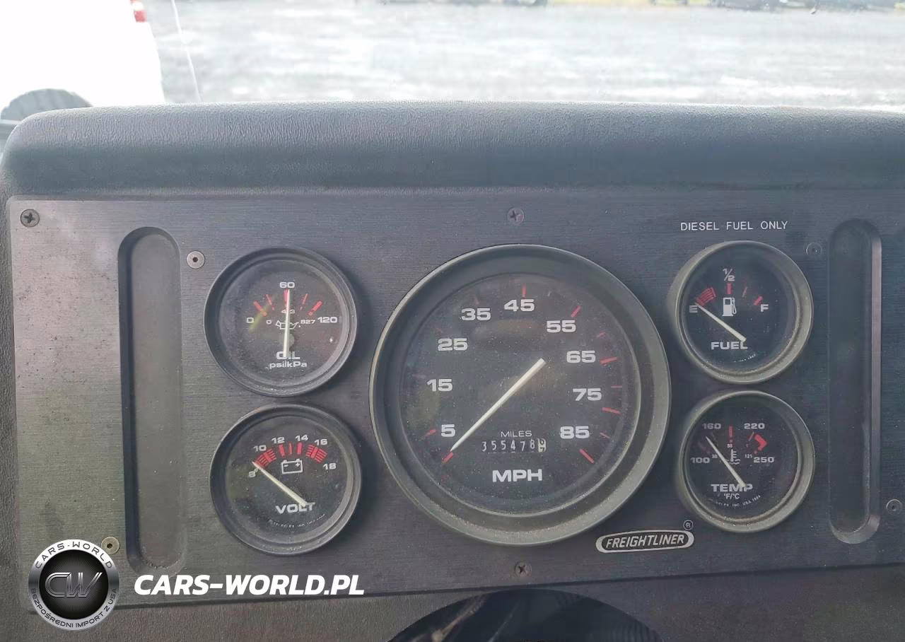 1998 Freightliner Mt45G Chassis Delivery Truck VIN:4UZA4FF49WC912229 - 9