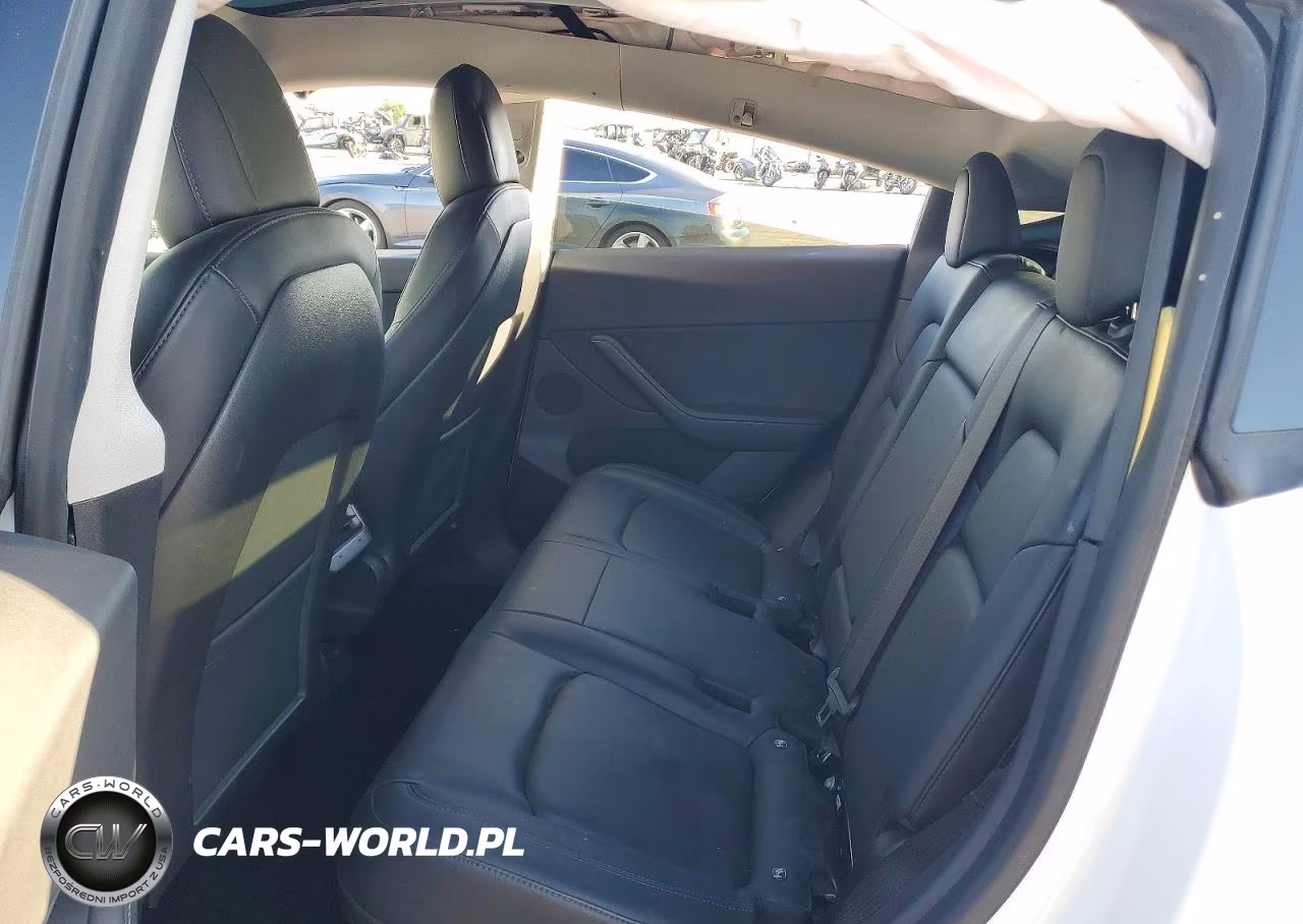 2021 Tesla Model Y VIN:5YJYGDEE3MF145535 - 11