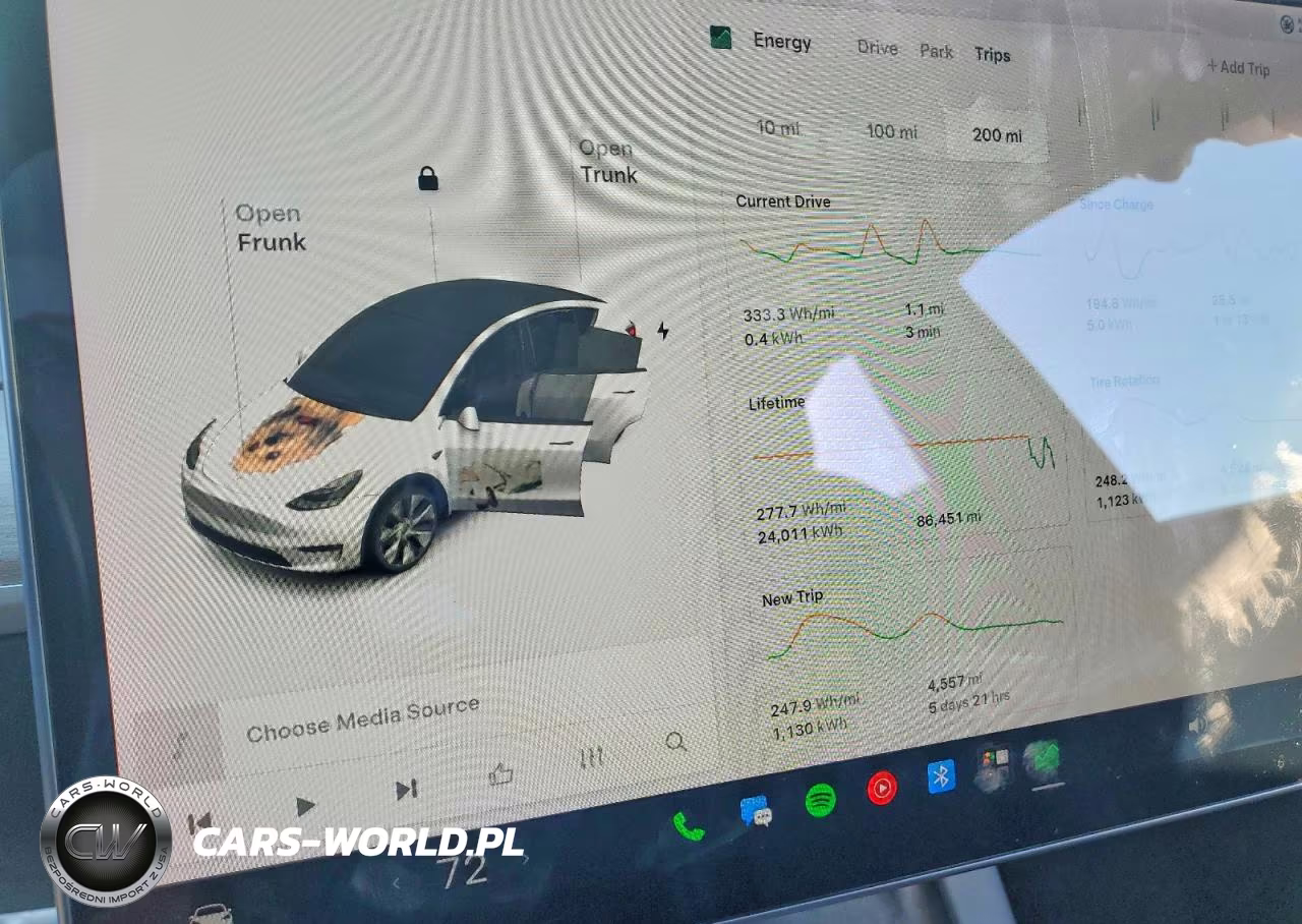 2021 Tesla Model Y VIN:5YJYGDEE3MF145535 - 9