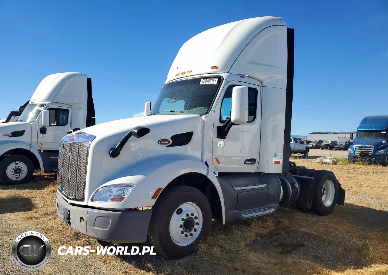 2017 Peterbilt 579 Semi Truck VIN:1XPBA48X9HD428795 - 1