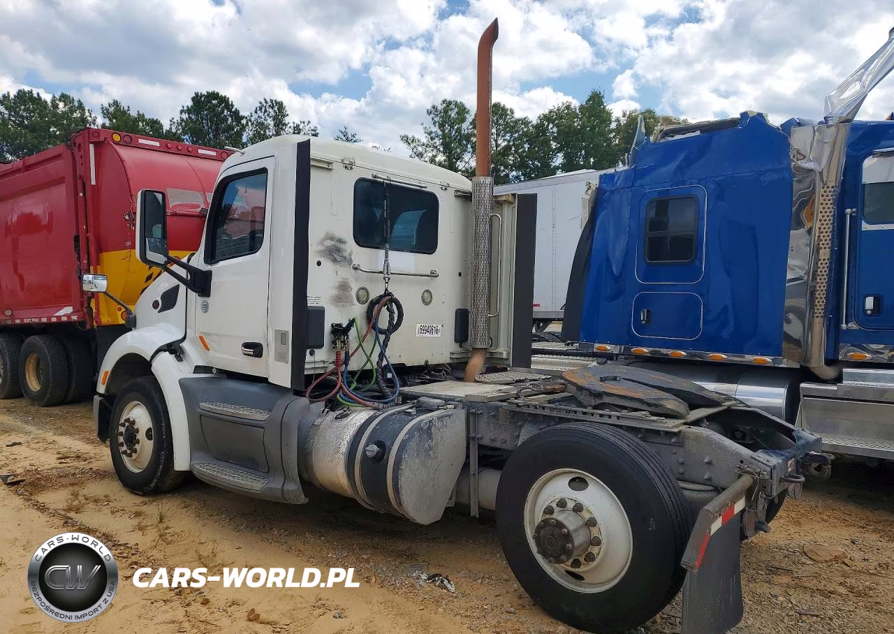 2017 Peterbilt 579 Semi Truck VIN:1XPBA48X5HD428874 - 2