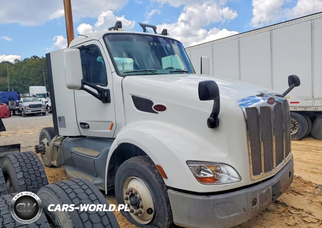 2017 Peterbilt 579 Semi Truck VIN:1XPBA48X5HD428874 - 4
