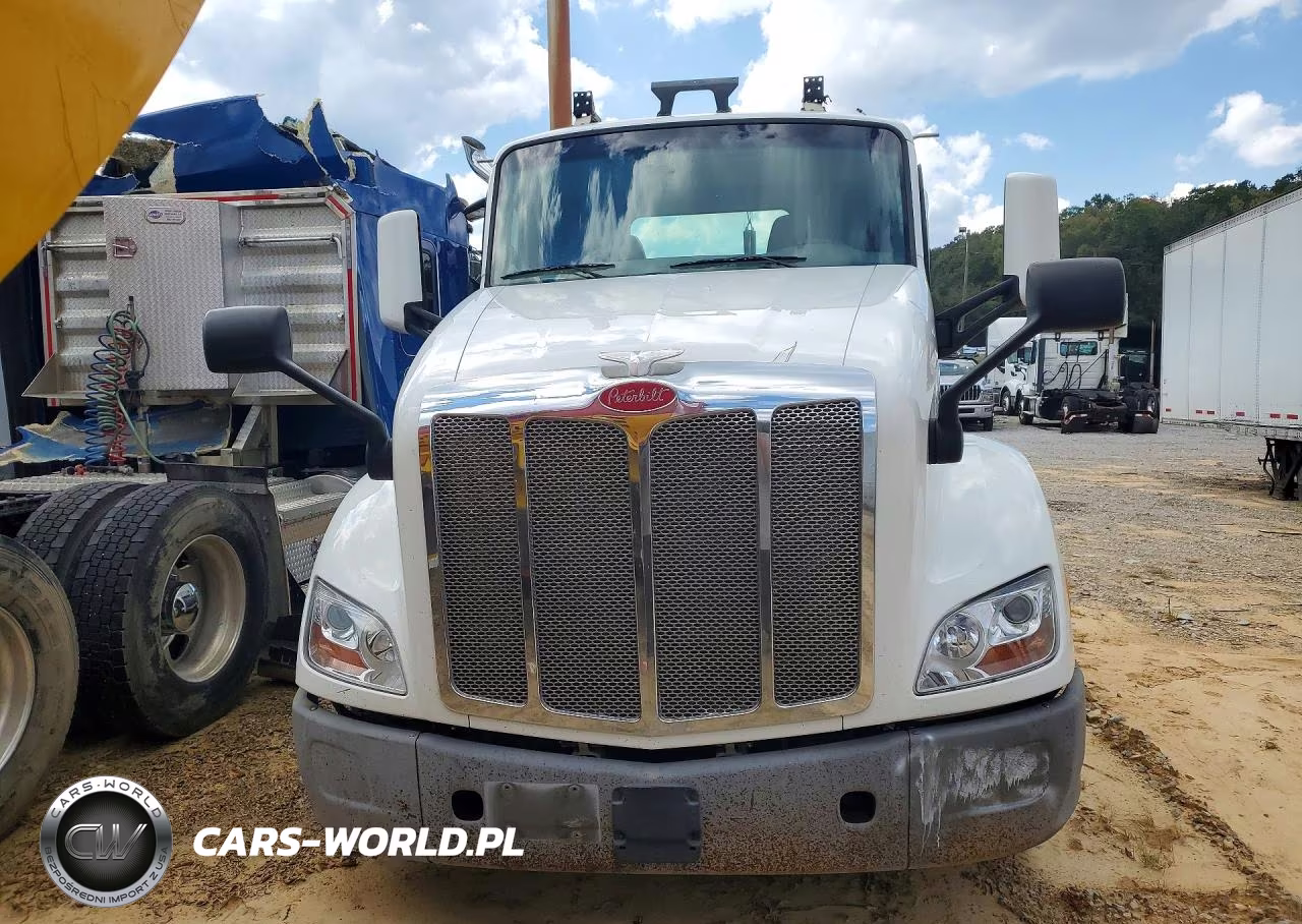 2017 Peterbilt 579 Semi Truck VIN:1XPBA48X5HD428874 - 5
