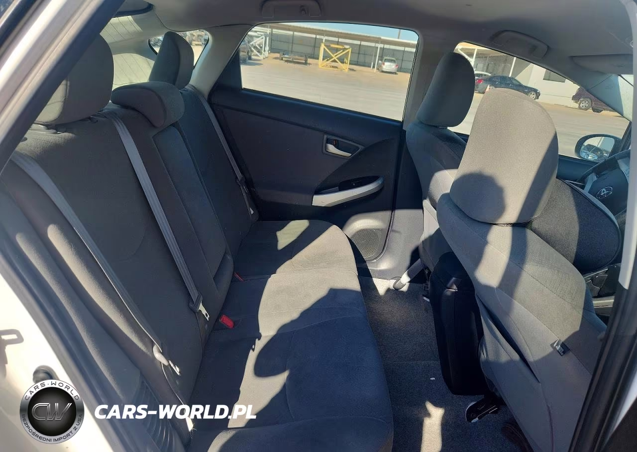 2013 Toyota Prius Two VIN:JTDKN3DUXD5579645 - 10