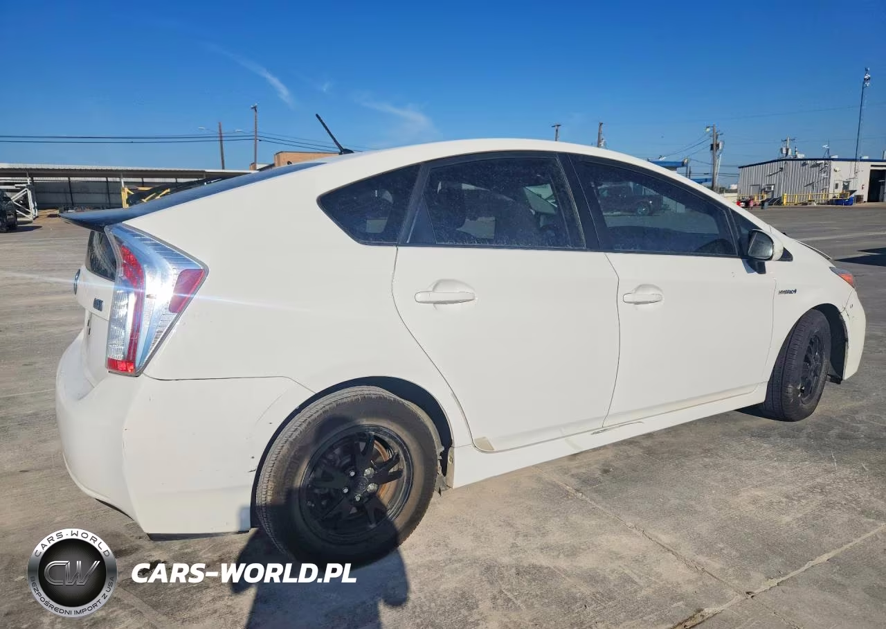 2013 Toyota Prius Two VIN:JTDKN3DUXD5579645 - 3
