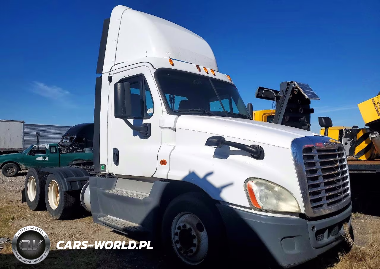 2015 Freightliner Cascadia 125 VIN:1FUJGEDV6FLGJ9742 - 4