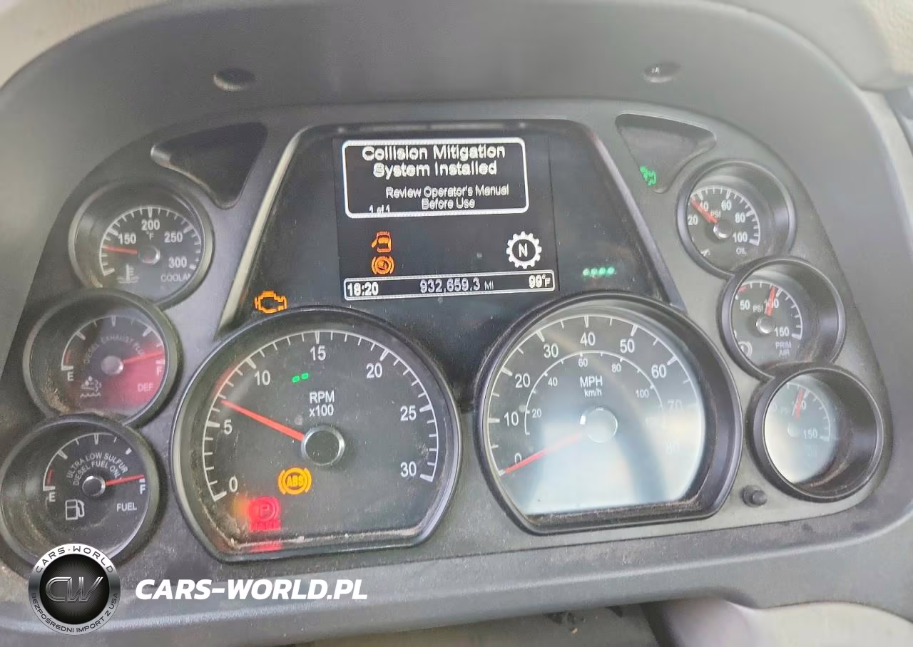 2018 Peterbilt 579 Semi Truck VIN:1XPBA48X0JD477437 - 9