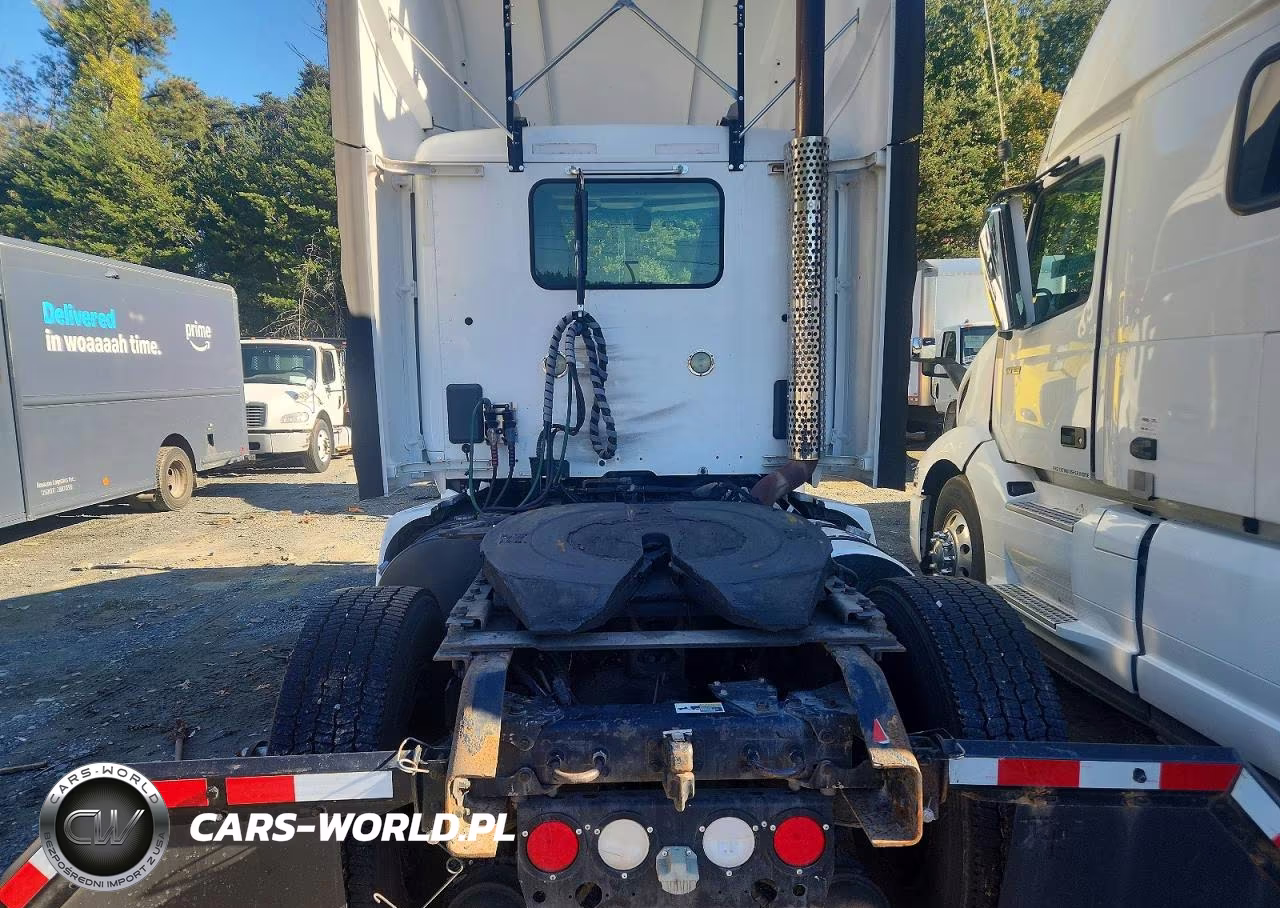 2015 Kenworth T680 Semi Truck VIN:1XKYA48X9FJ462461 - 10