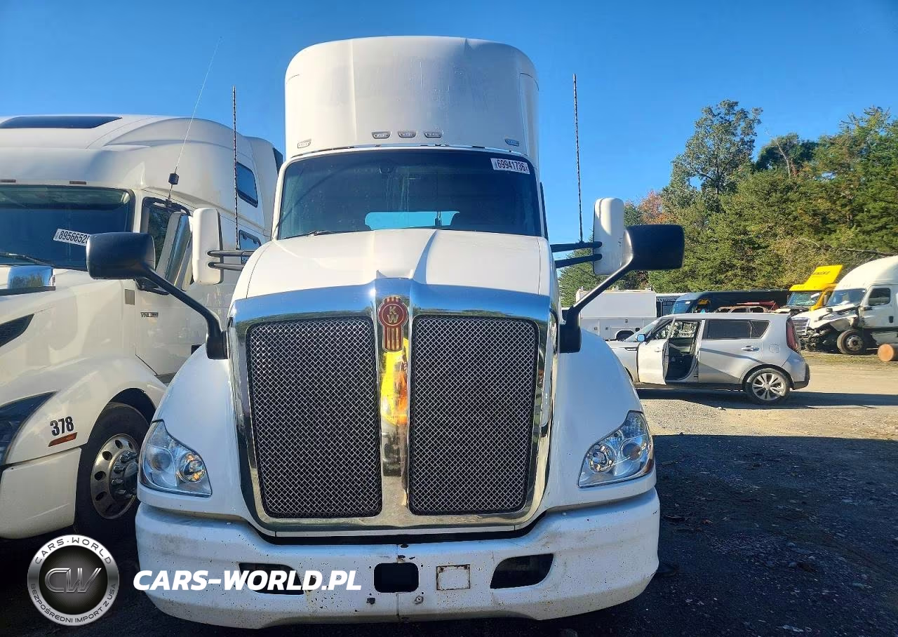 2015 Kenworth T680 Semi Truck VIN:1XKYA48X9FJ462461 - 13