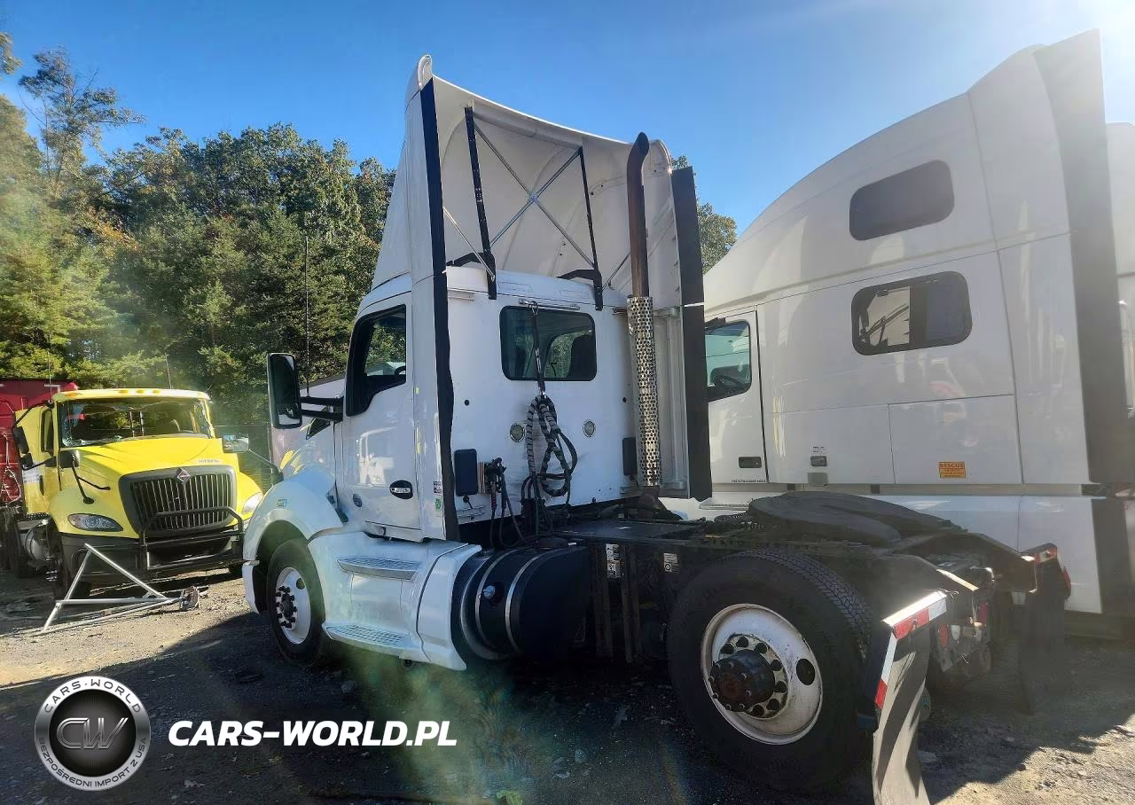 2015 Kenworth T680 Semi Truck VIN:1XKYA48X9FJ462461 - 2