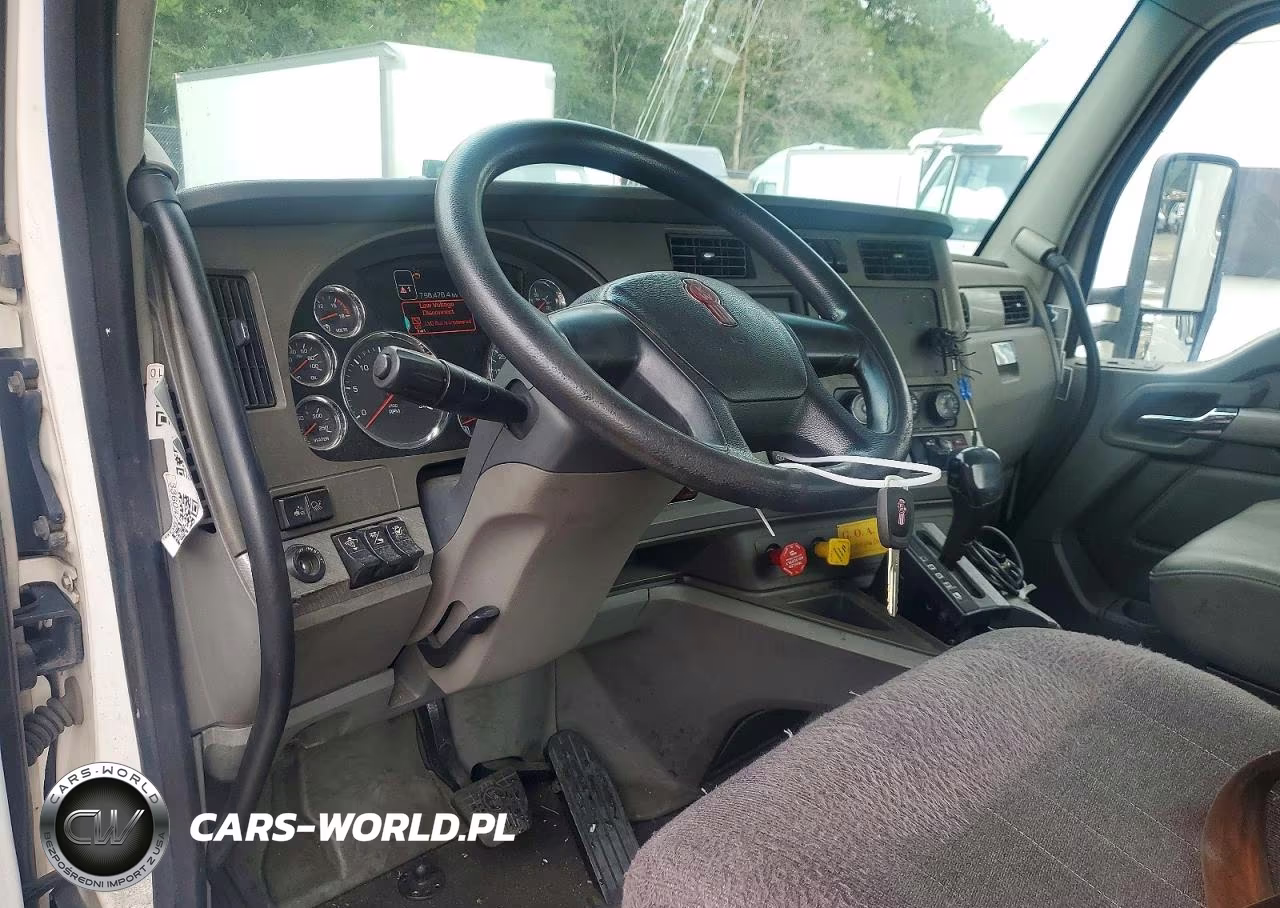 2015 Kenworth T680 Semi Truck VIN:1XKYA48X9FJ462461 - 8