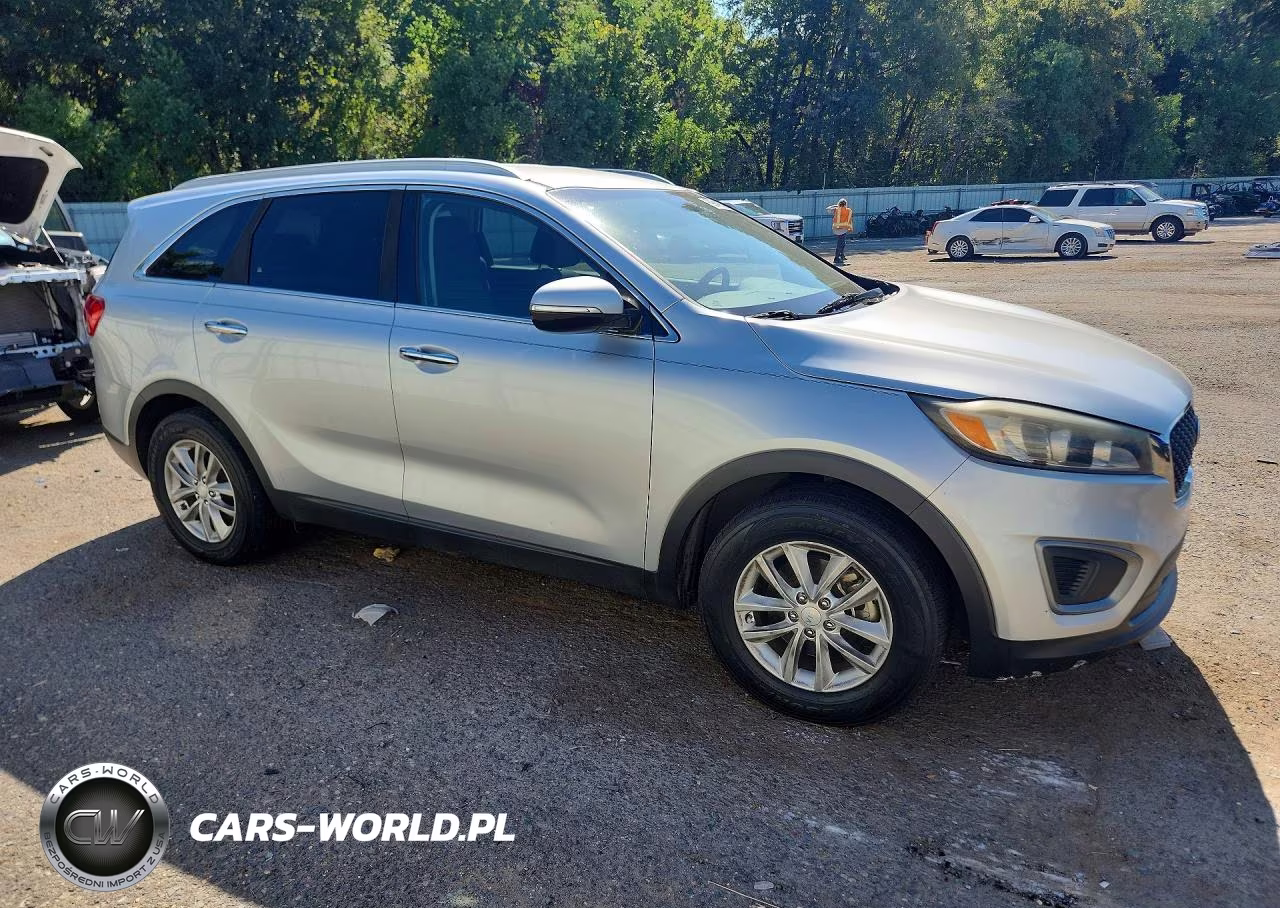 2016 Kia Sorento Lx VIN:5XYPG4A35GG030223 - 4