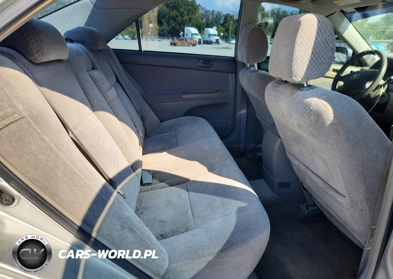 2003 Toyota Camry Le VIN:4T1BE32K13U176915 - 10