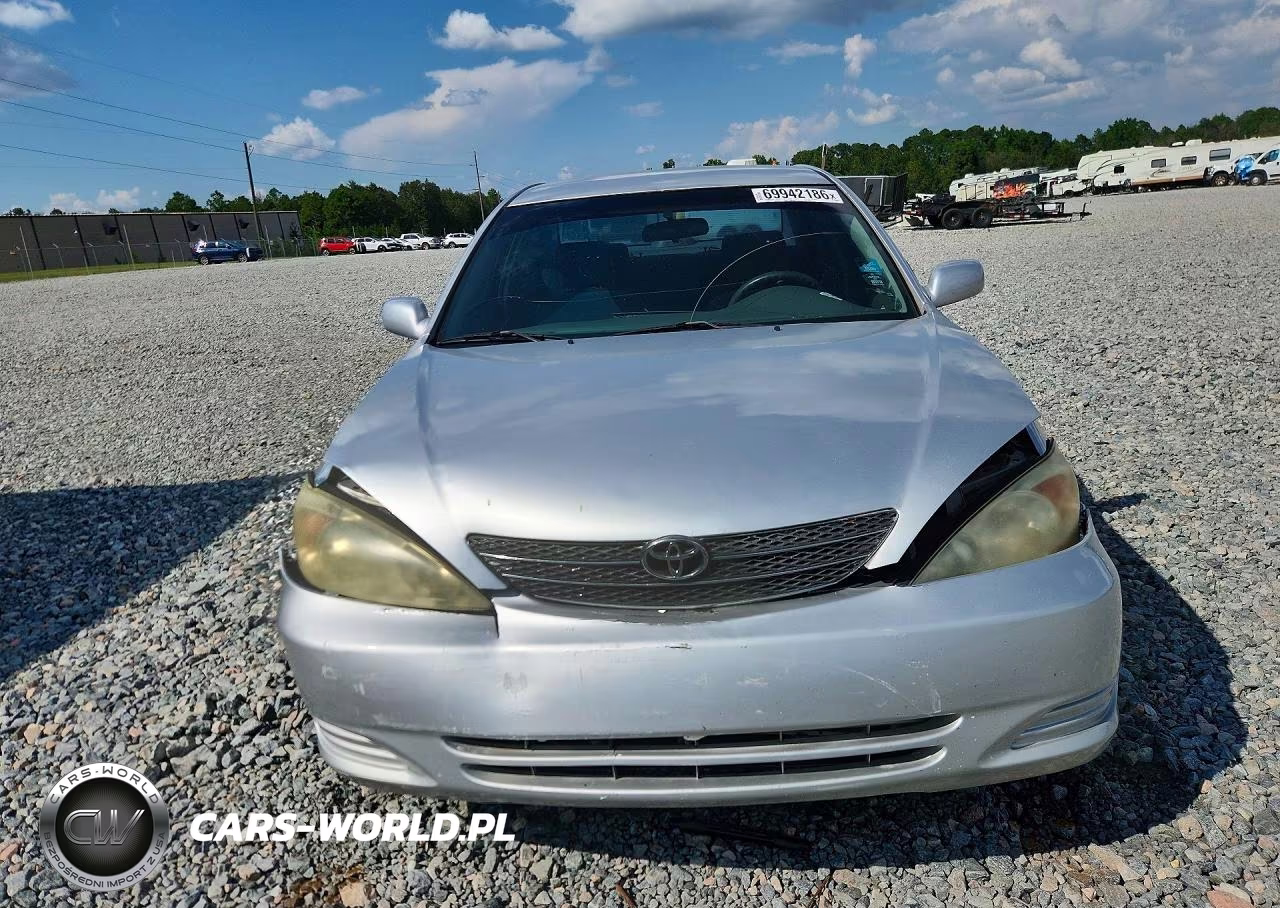 2003 Toyota Camry Le VIN:4T1BE32K13U176915 - 5